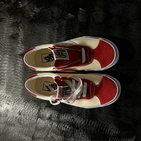 Vans - Picture 3 of 3